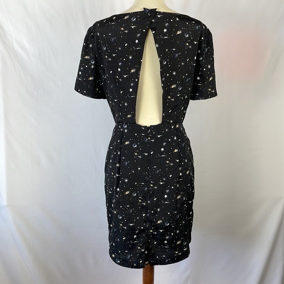 BCBGeneration Black Short Sleeve Dress with Open Back and Pockets - Size 4 - Picture 9 of 17